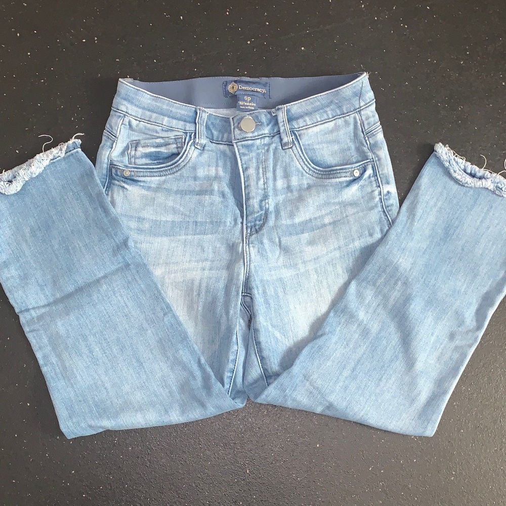 Democracy Light Wash Cropped Jeans “Ab”solution - 6p